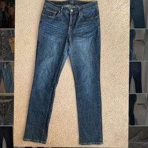 Levi’s Women’s Demi Curve Classic Slim Leg Jean